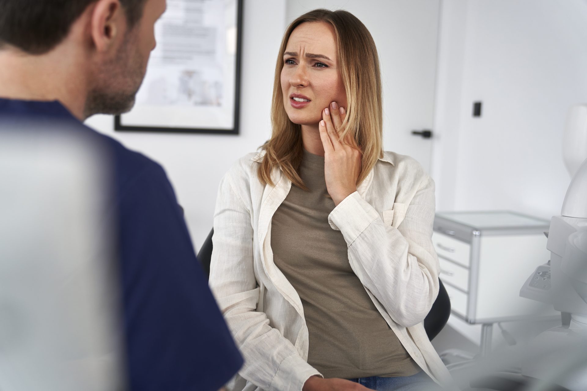 TMJ and diet, foods that worsen TMJ pain, foods that help TMJ pain, jaw pain and inflammation, TMJ flare-ups and food triggers, Oakland chiropractor for TMJ, Equilibrium Spinal Care