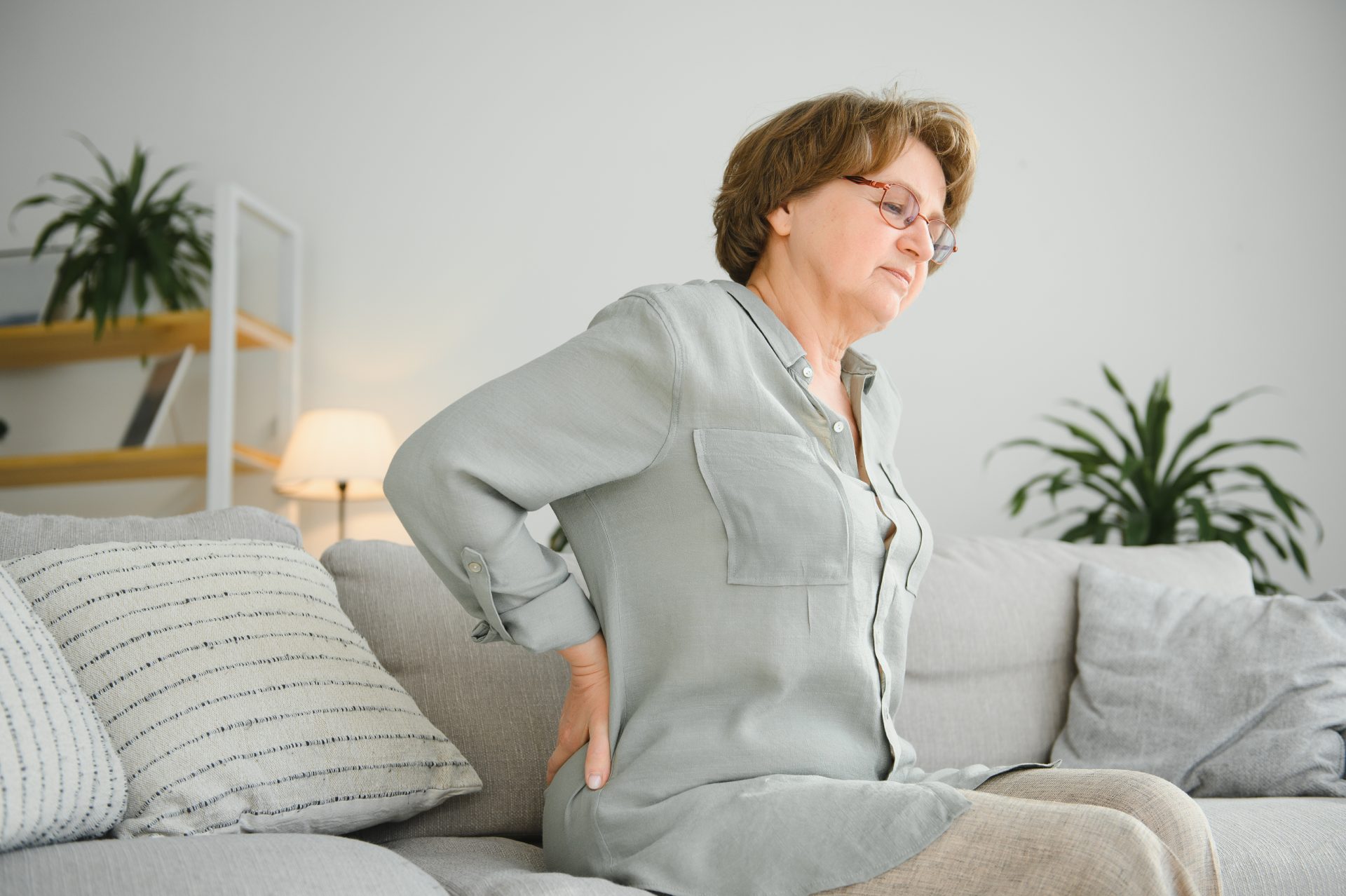 back pain in seniors, back pain in older adults, back pain after 50, causes of back pain in seniors, Oakland chiropractor, chiropractor in Oakland